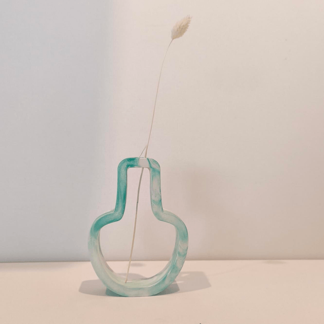 Vase déco “Épure” – design ajouré et fleurs séchées 