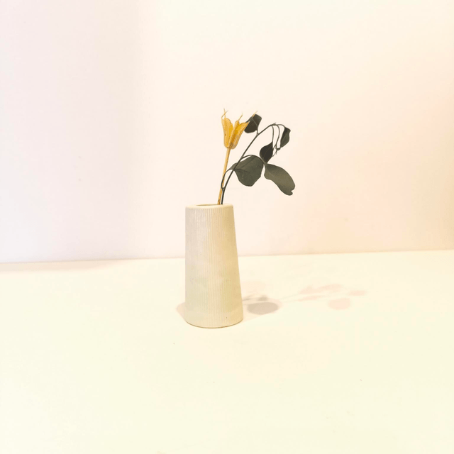 "Solune" Mini vase artisanal en gypse avec fleurs séchées – déco minimaliste    