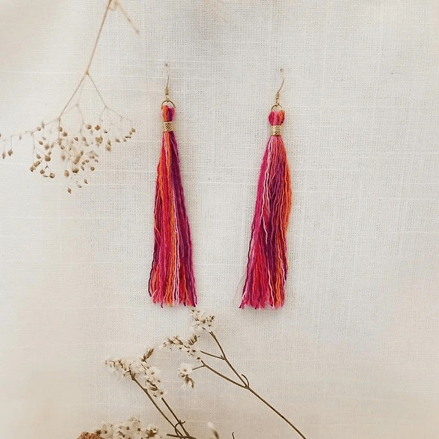 Boucles d’oreilles Rosa – longues pampilles en coton, crochet doré à l’or fin
