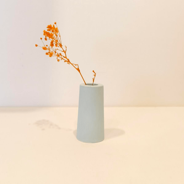 "Solune" Mini vase artisanal en gypse avec fleurs séchées – déco minimaliste   