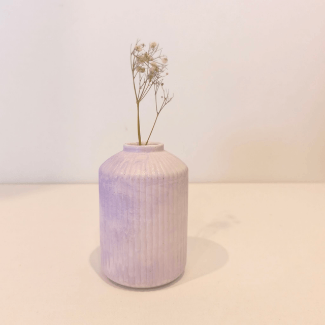 "Lunée" Vase marbré en gypse avec fleurs séchées – pièce artisanale (1)