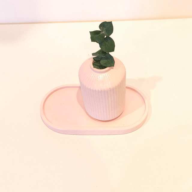 "Lunée", Vase artisanal en gypse avec fleurs séchées - Déco douce et raffinée