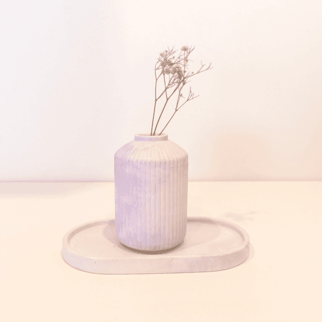 &quot;Lunée&quot; Vase marbré en gypse avec fleurs séchées – pièce artisanale (1)