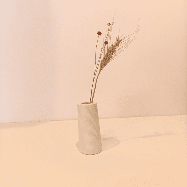 &quot;Solune&quot; Mini vase artisanal en gypse avec fleurs séchées – déco minimaliste   